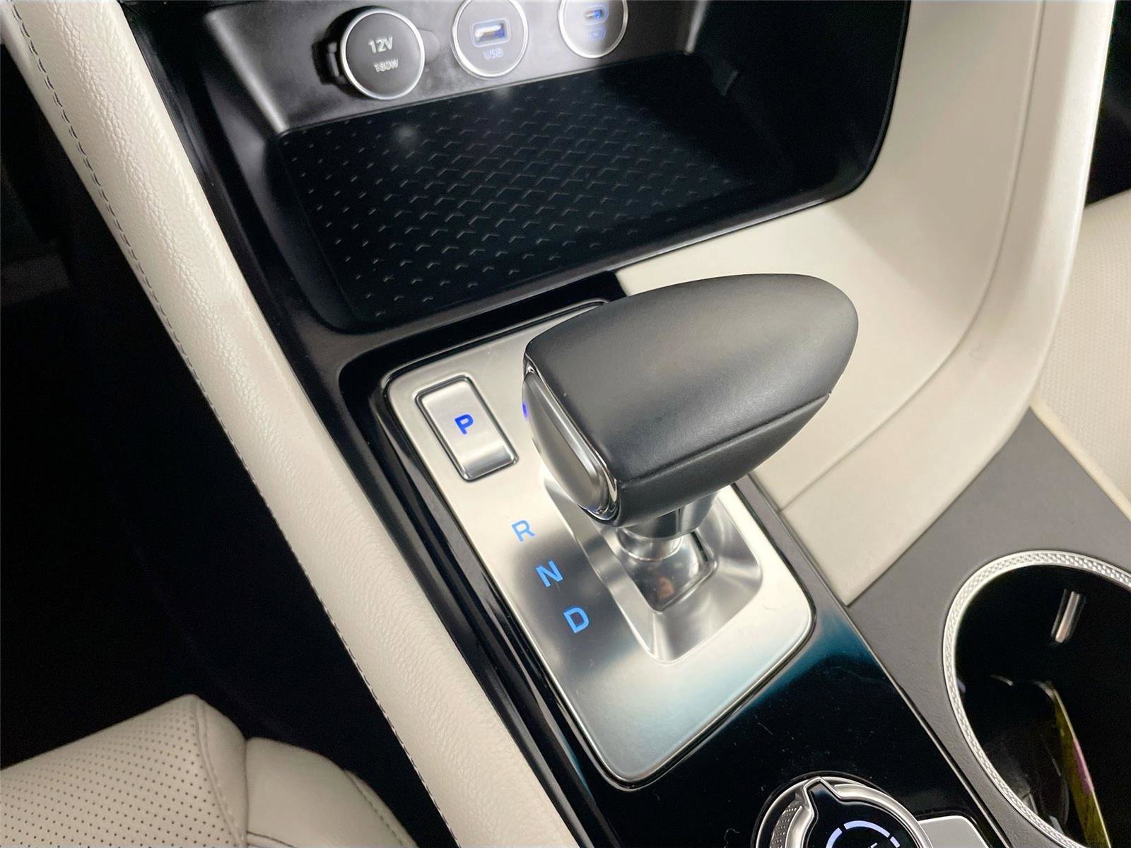 Used 2025 Genesis G70 2.5T image 18