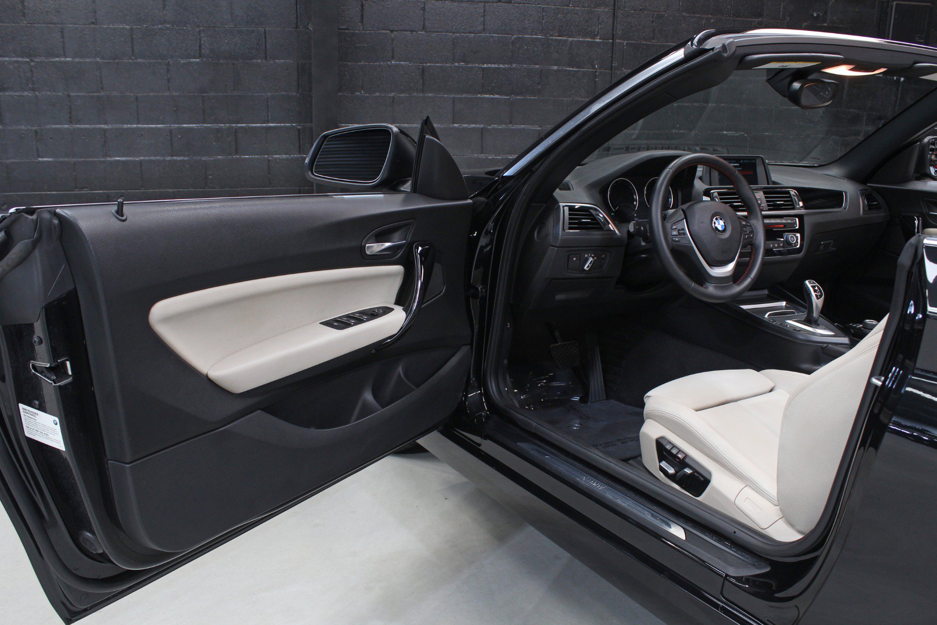Used 2018 BMW 230i Convertible RWD image 27