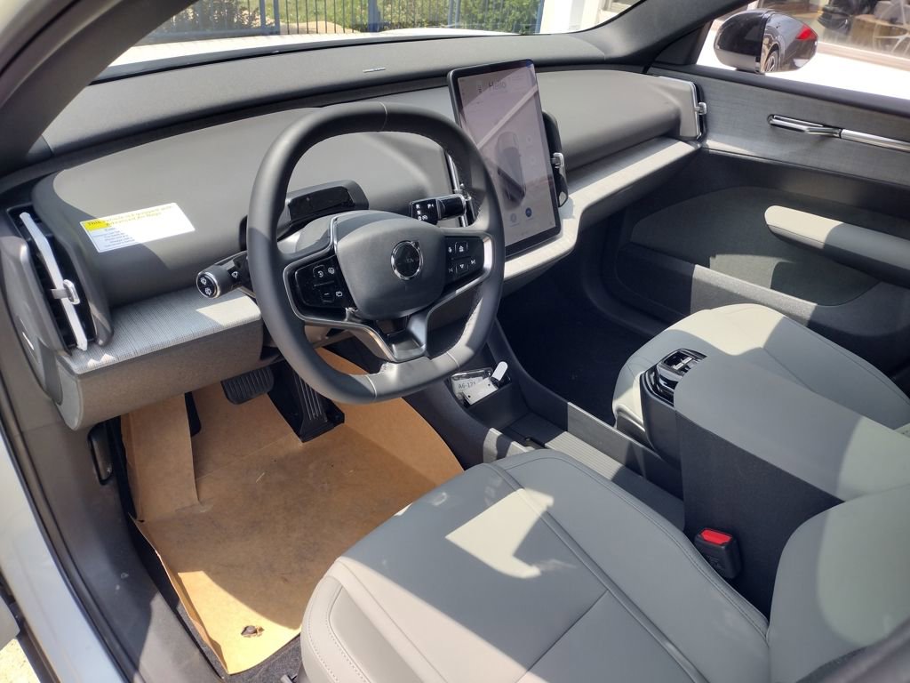 New 2025 Volvo EX30 Plus image 10