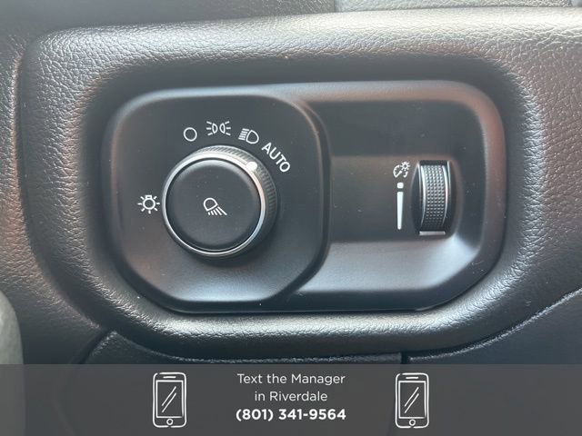 Used 2024 RAM 3500 Tradesman w/ Chrome Appearance Group image 25