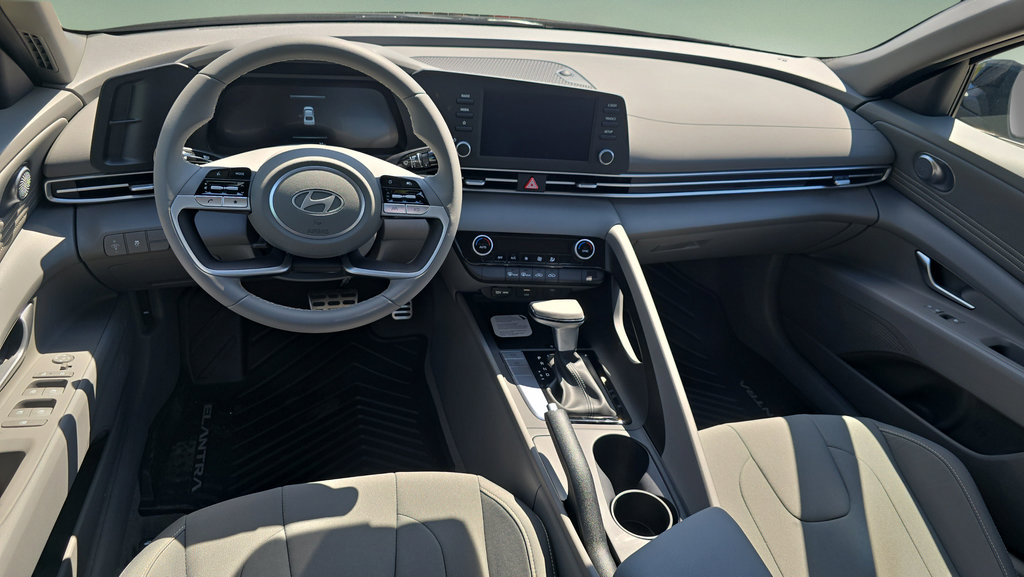 New 2026 Hyundai Elantra Sport FWD image 16