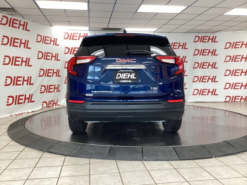 Used 2022 GMC Terrain SLE w/ Driver Convenience Package FWD image 6