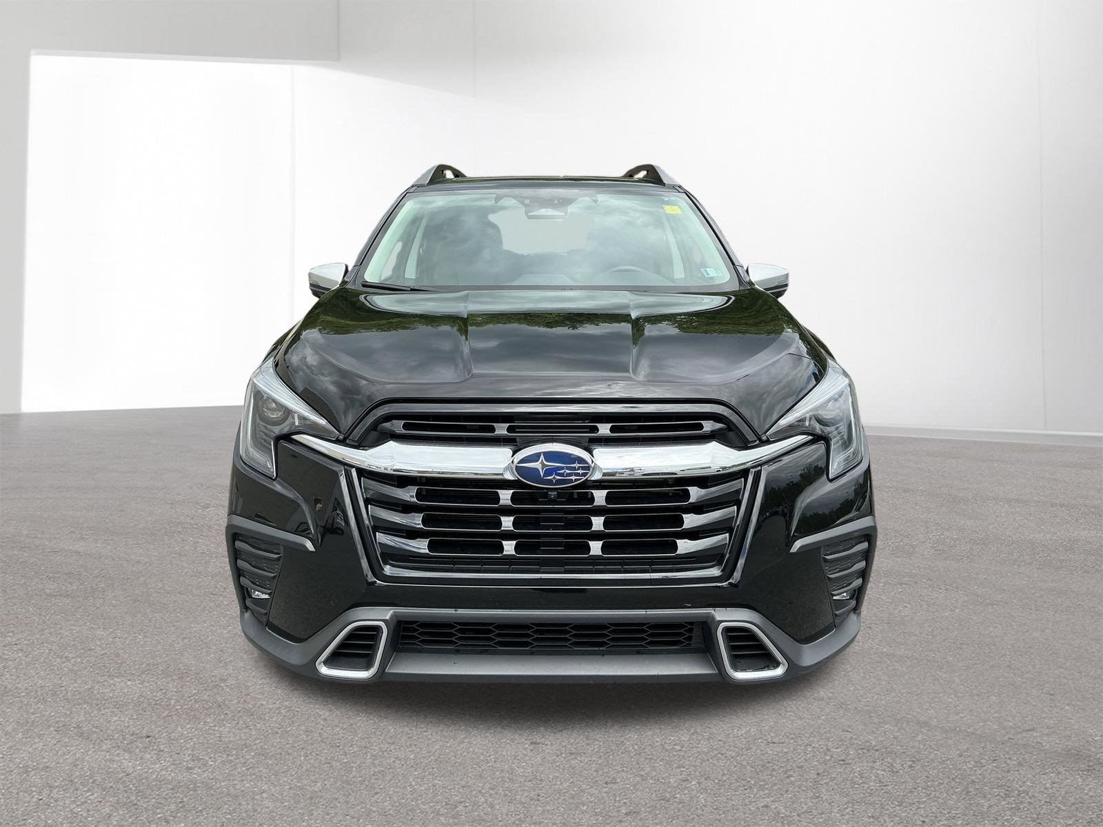 Used 2023 Subaru Ascent Touring AWD/4WD image 8