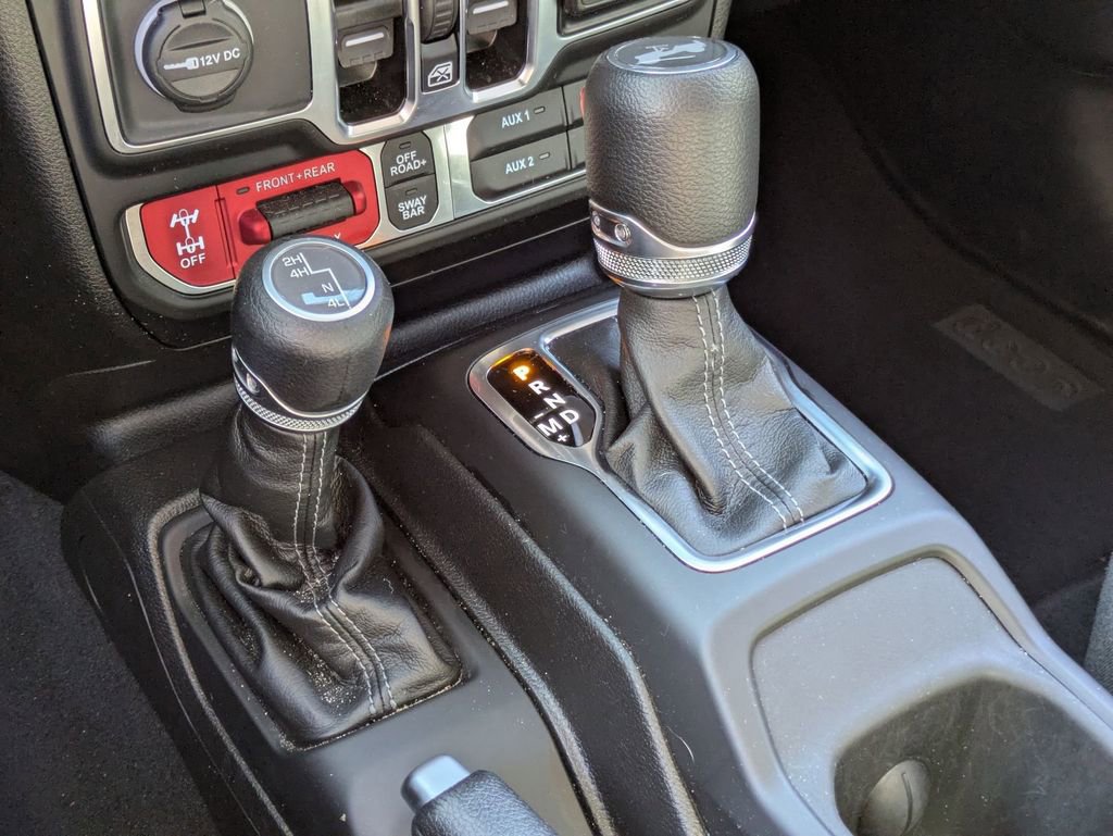 Used 2025 Jeep Wrangler Unlimited Rubicon image 23