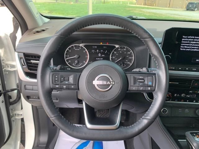 Used 2023 Nissan Rogue SL w/ SL Premium Package image 17