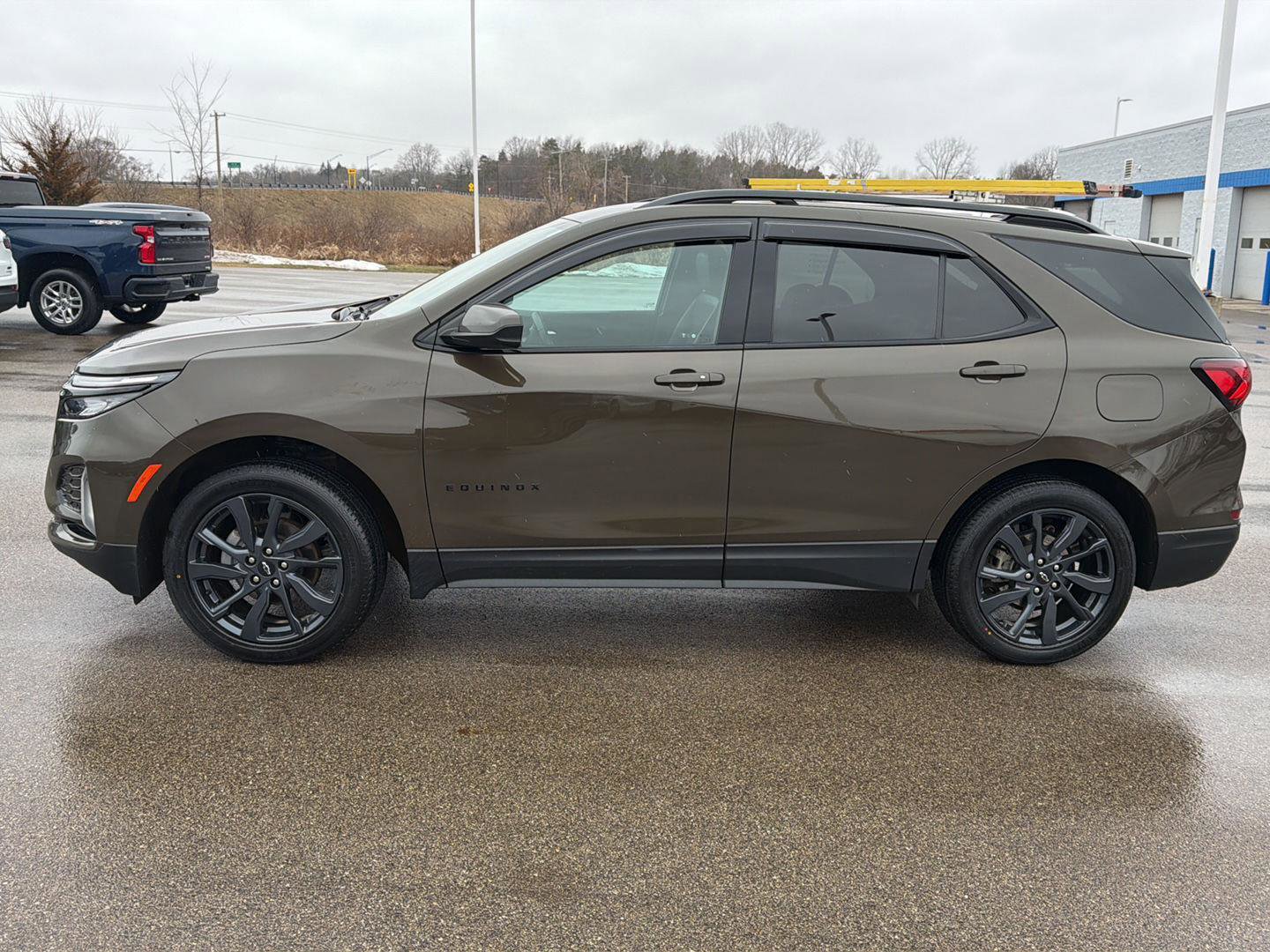 Used 2024 Chevrolet Equinox RS image 2