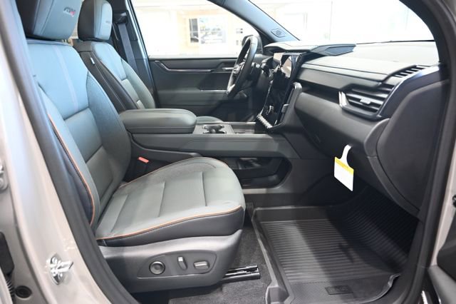 New 2026 GMC Acadia AT4 w/ Luxury Package AWD/4WD image 10