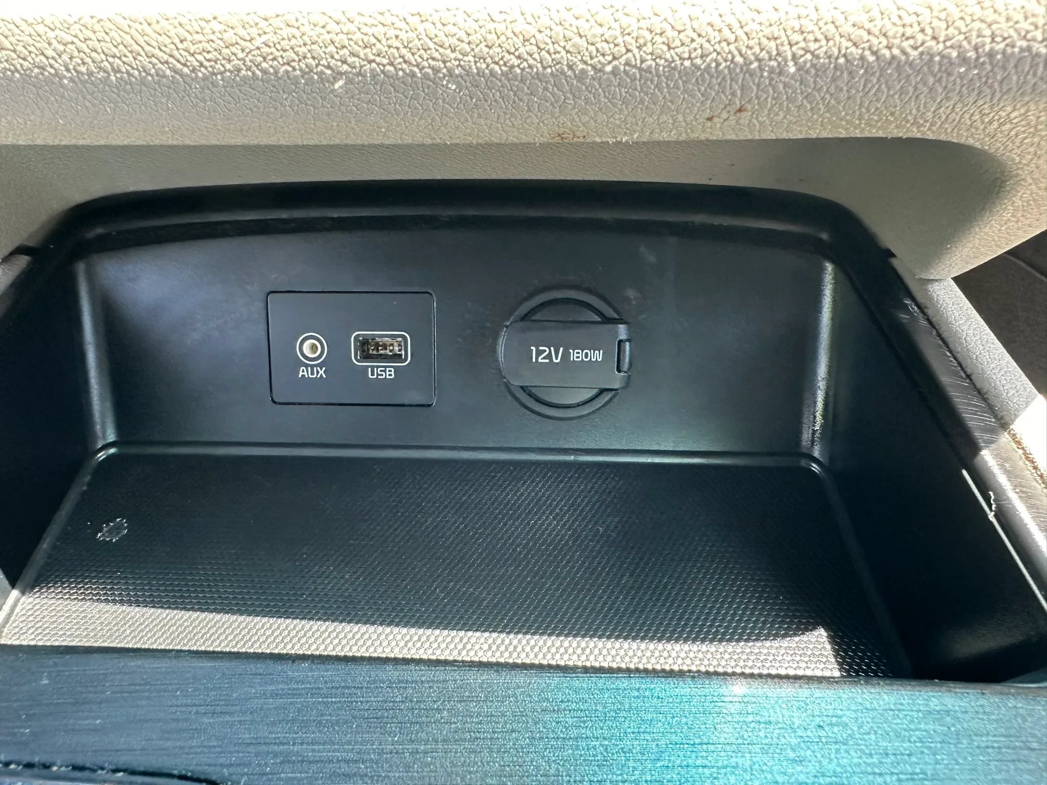 Used 2019 Kia Sedona LX FWD image 19