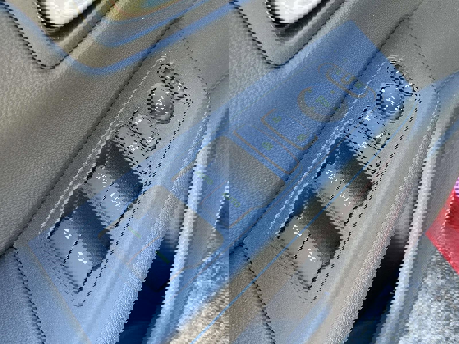 Used 2025 Honda CR-V EX image 16