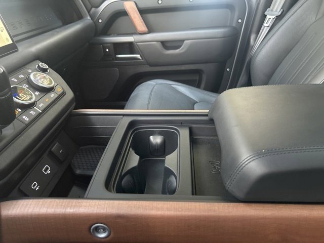 Used 2023 Land Rover Defender 110 X image 26