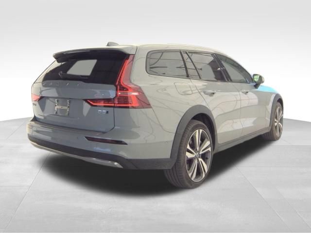 Used 2025 Volvo V60 B5 Cross Country Plus AWD/4WD image 5