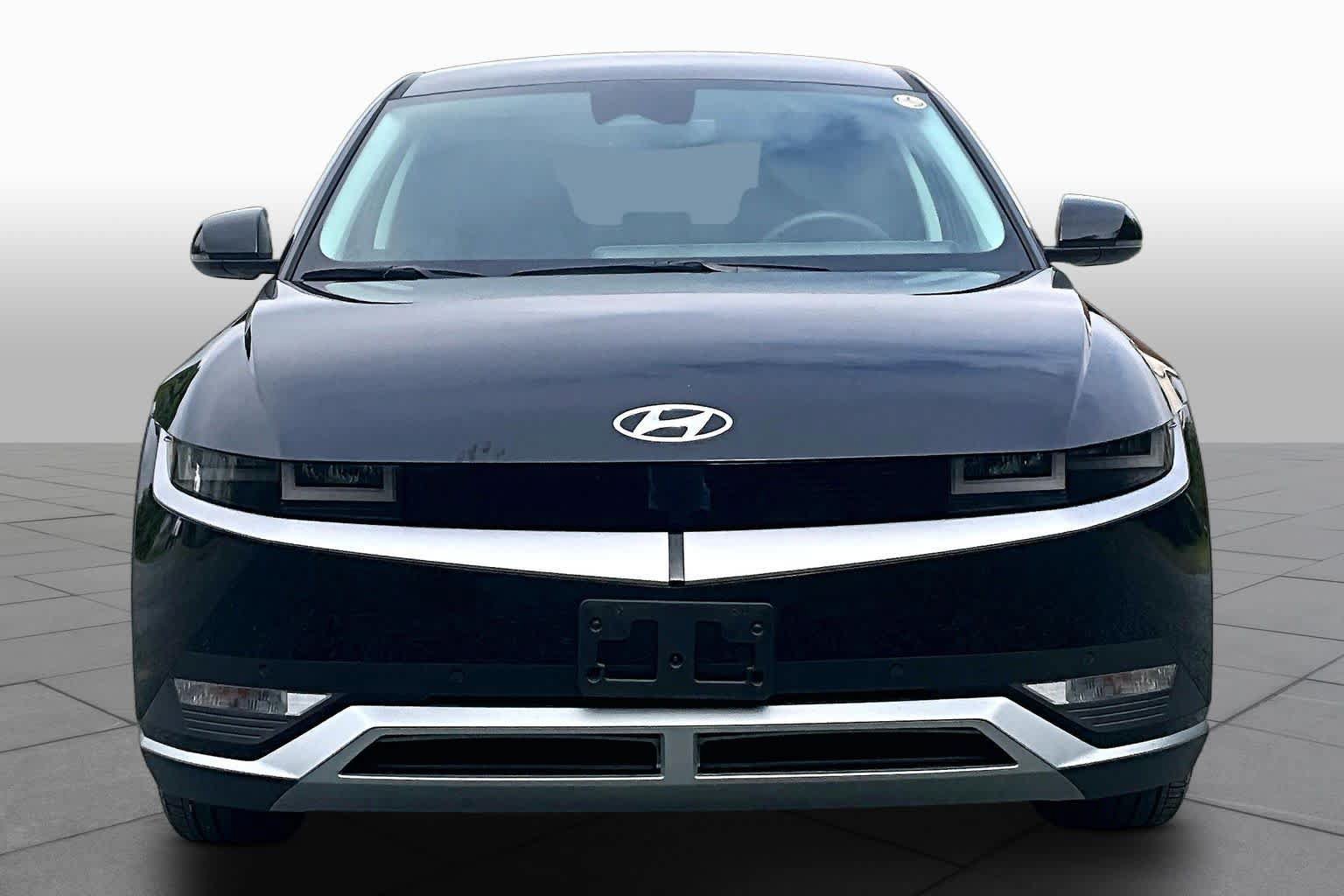 Used 2024 Hyundai Ioniq 5 SEL AWD/4WD image 3