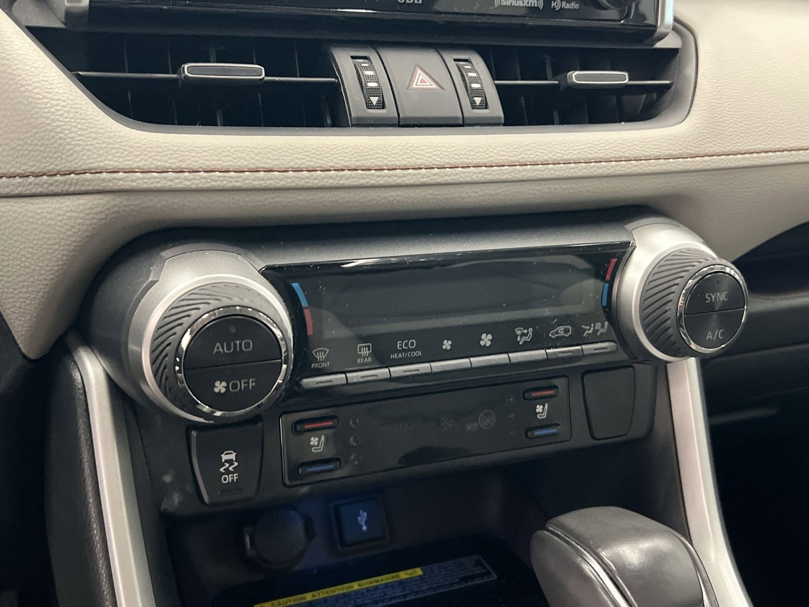 Used 2020 Toyota RAV4 Limited image 18