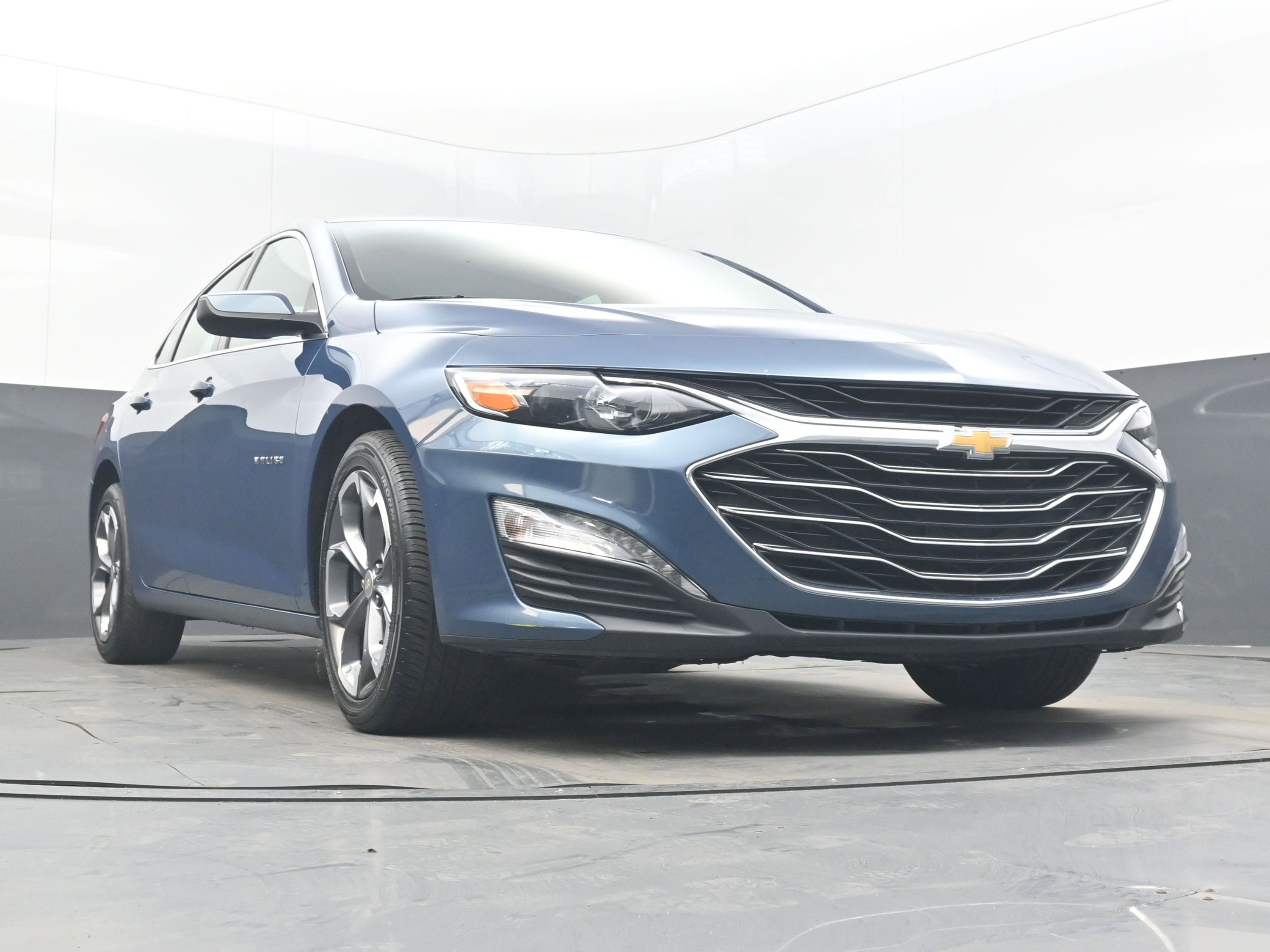 Used 2024 Chevrolet Malibu LT FWD image 25