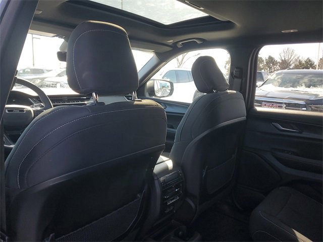 New 2025 Jeep Grand Cherokee L Laredo w/ Luxury Tech Group I image 12