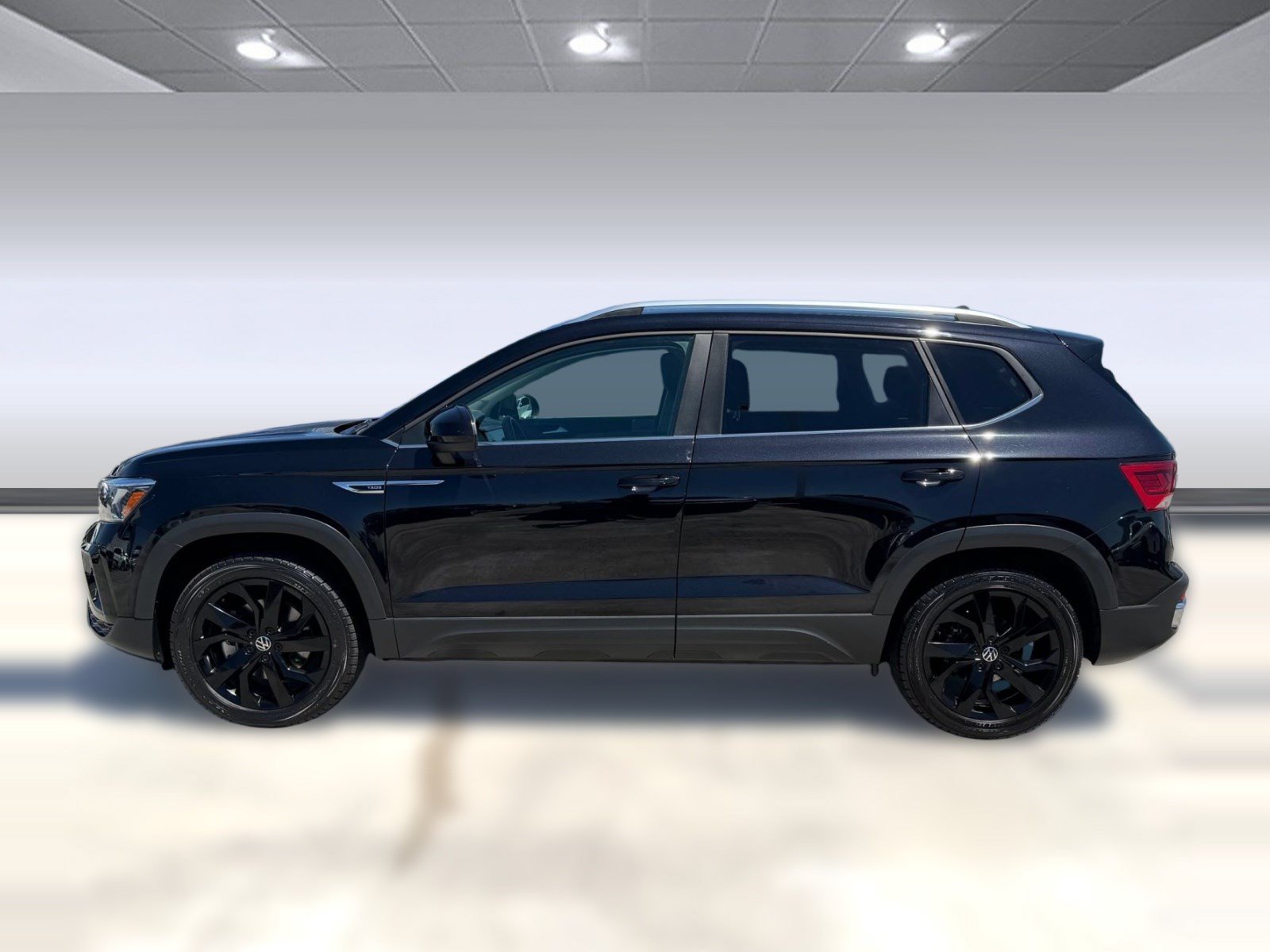 Certified 2022 Volkswagen Taos SE FWD image 2