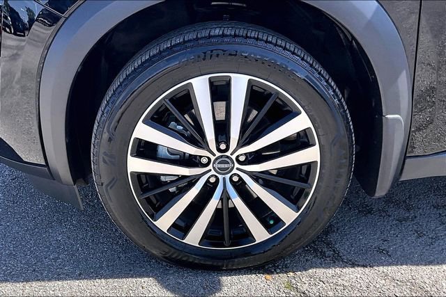 Certified 2025 Nissan Pathfinder Platinum w/ Cargo Package image 32