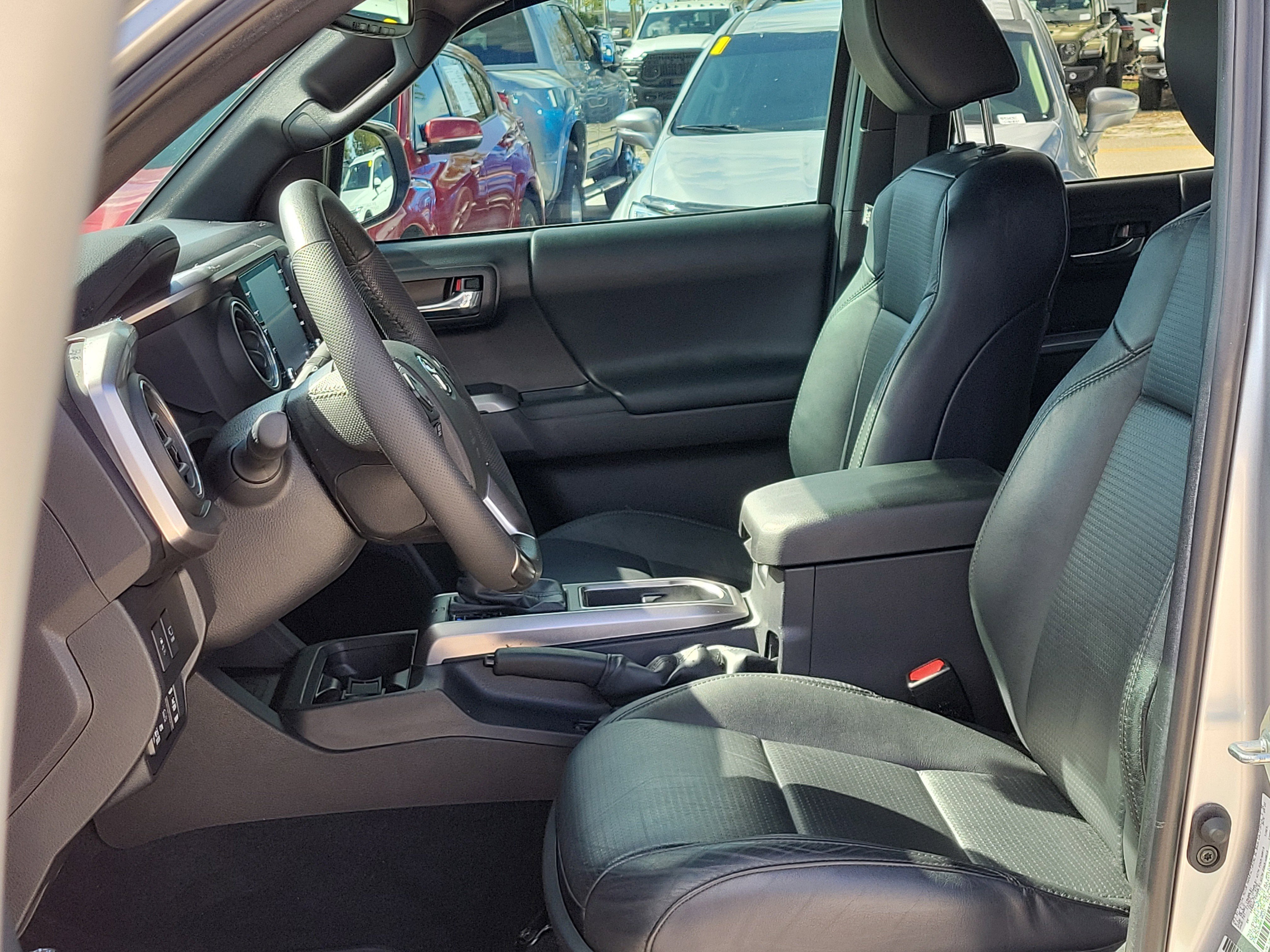 Used 2022 Toyota Tacoma Limited image 22