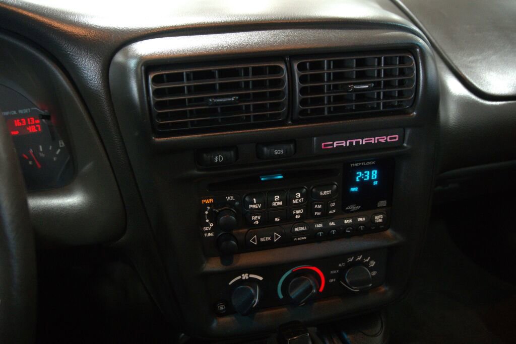 Used 2001 Chevrolet Camaro LT w/ Preferred Equipment Group 1 image 40