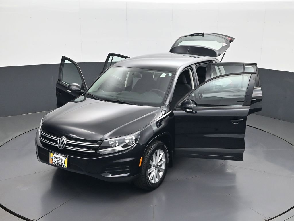 Used 2017 Volkswagen Tiguan Limited w/ Alloy Wheels Package image 30