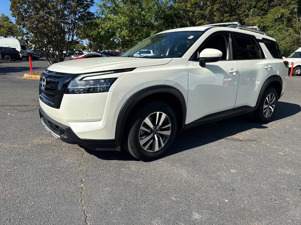 Used 2023 Nissan Pathfinder SL w/ Lighting Package (N92)