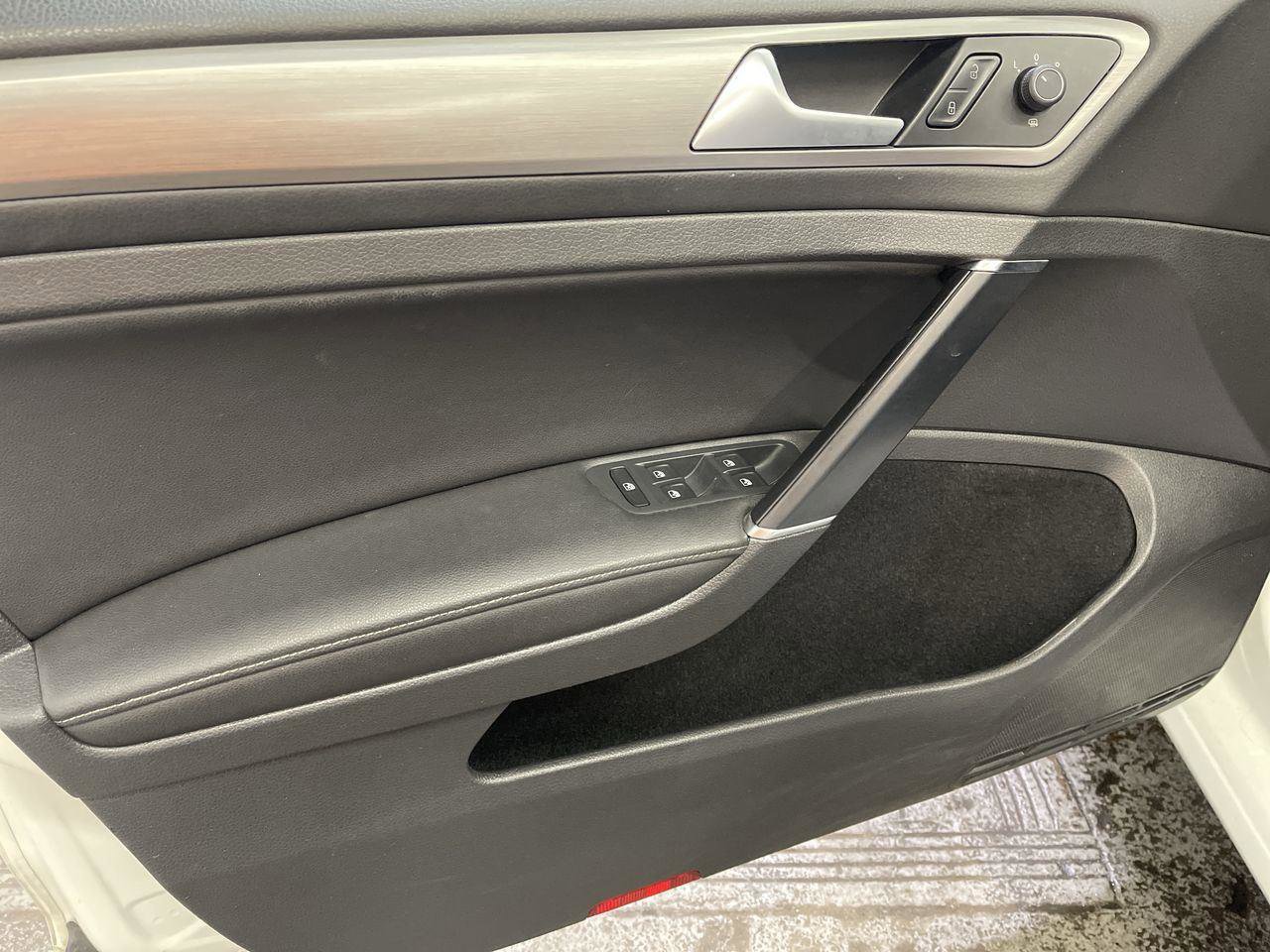 Used 2017 Volkswagen Golf Wolfsburg Edition image 13