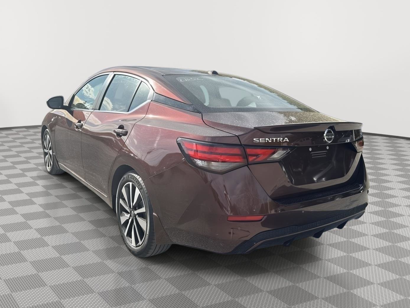 Used 2022 Nissan Sentra SV w/ SV Premium Package image 3