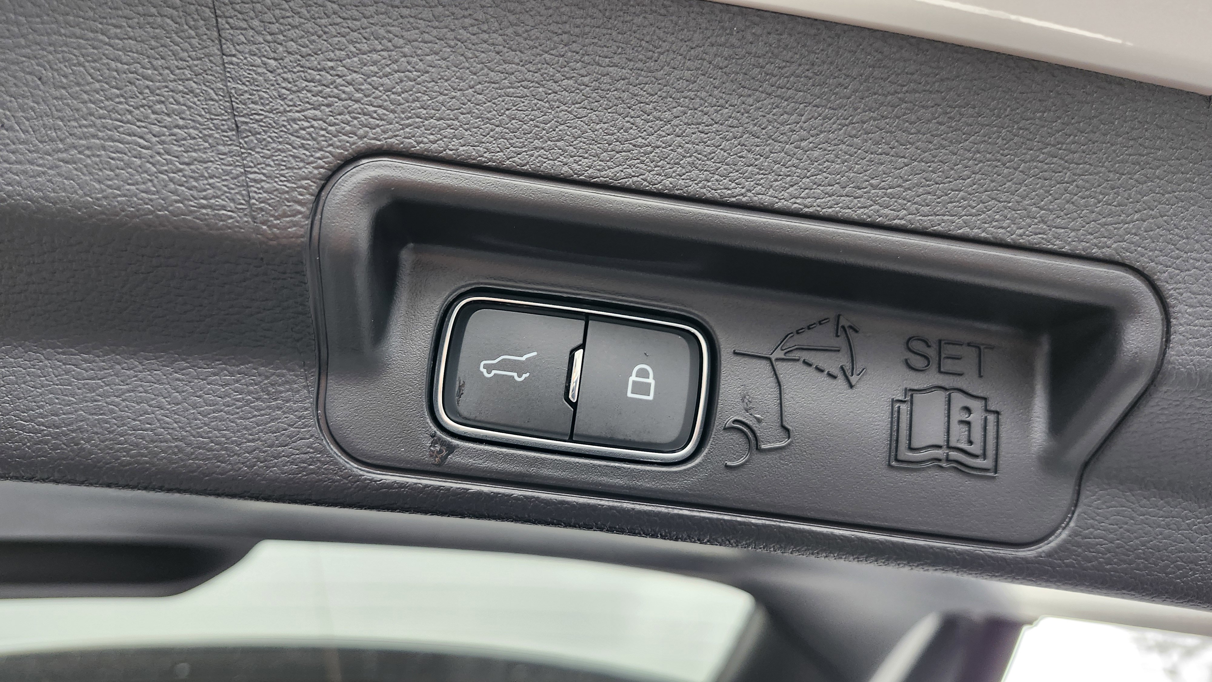 Used 2025 Ford Explorer ST w/ Sun And Sound Package image 26