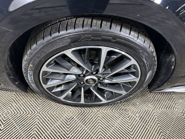 Used 2023 Hyundai Sonata Limited w/ Preferred Accessory Package image 10