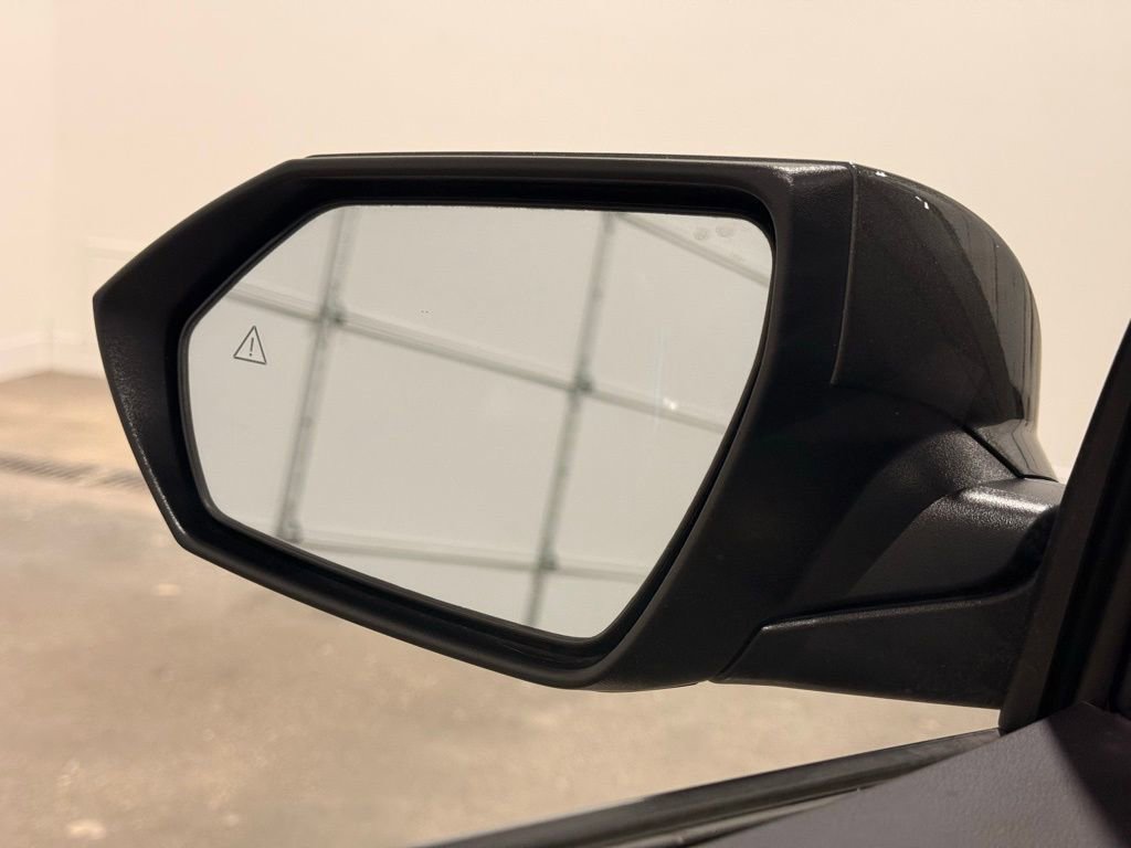 Used 2024 Hyundai Elantra Limited image 12