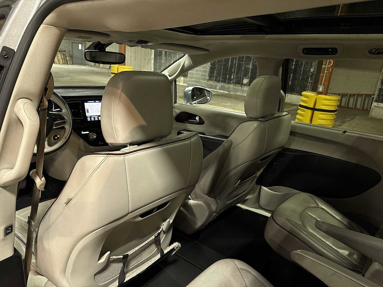 Used 2019 Chrysler Pacifica Limited image 30