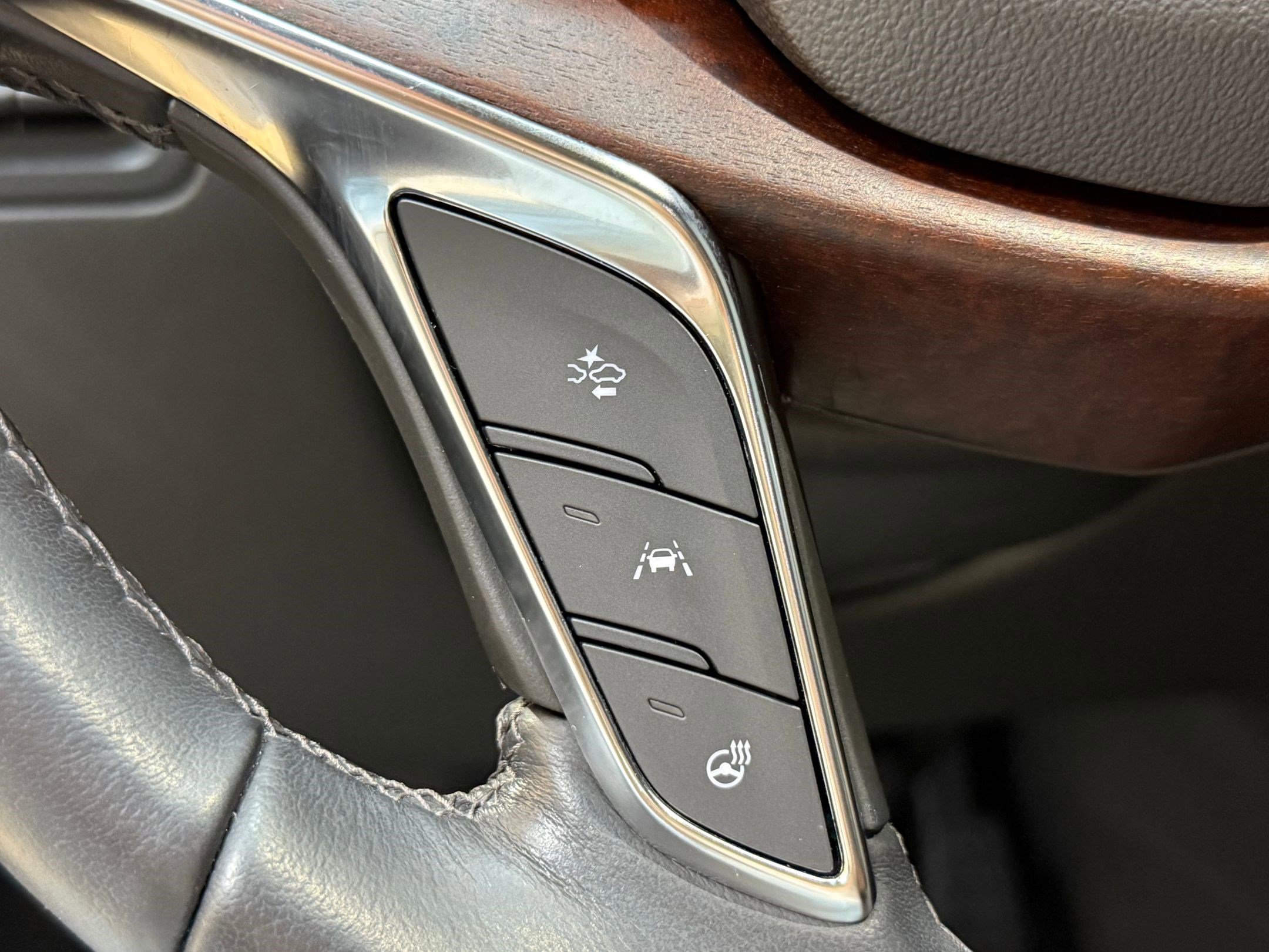 Certified 2022 Cadillac XT5 Premium Luxury w/ Technology Package image 28