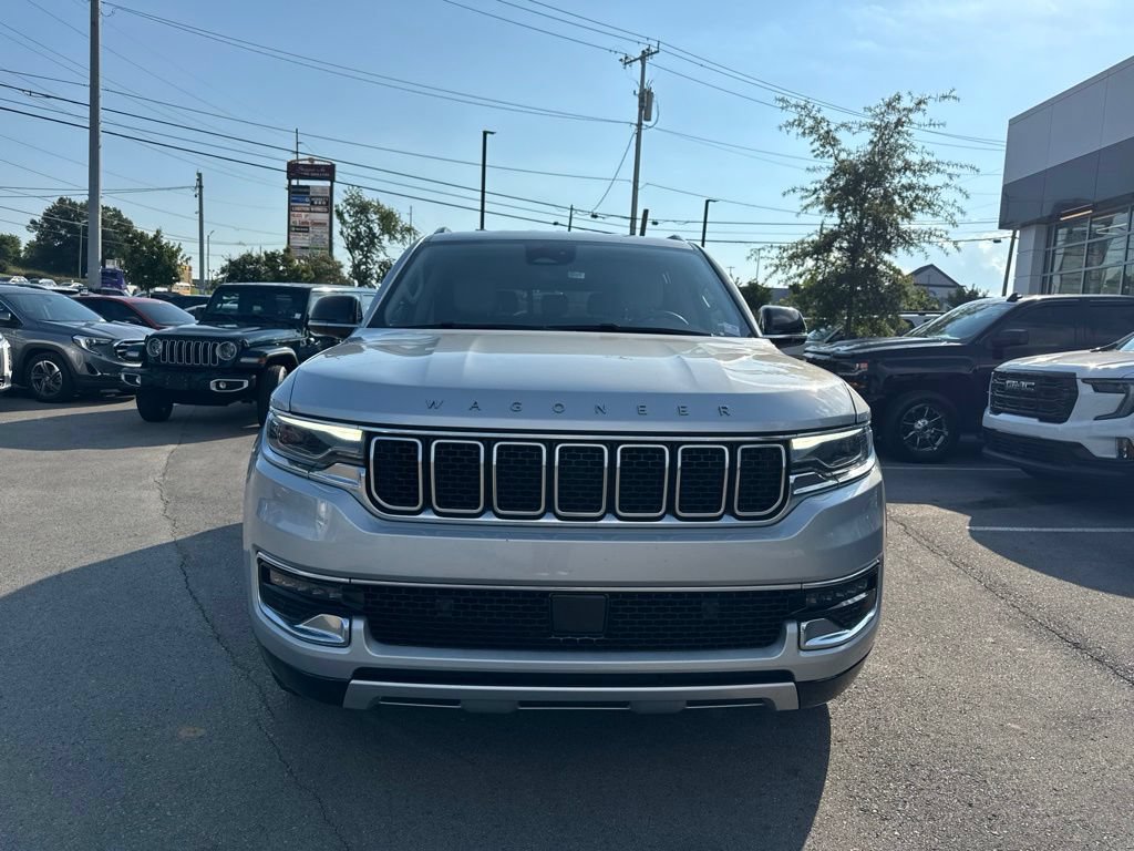 Used 2024 Jeep Wagoneer L Series II w/ Flexible Seating Group AWD/4WD image 2