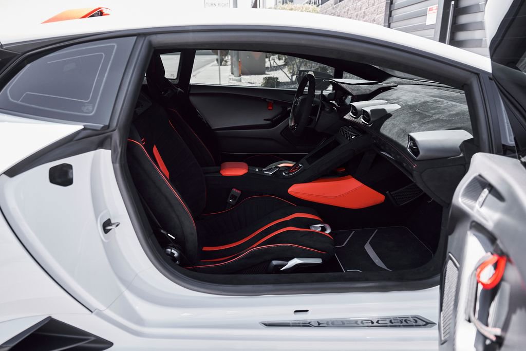 Used 2024 Lamborghini Huracan STO RWD image 36