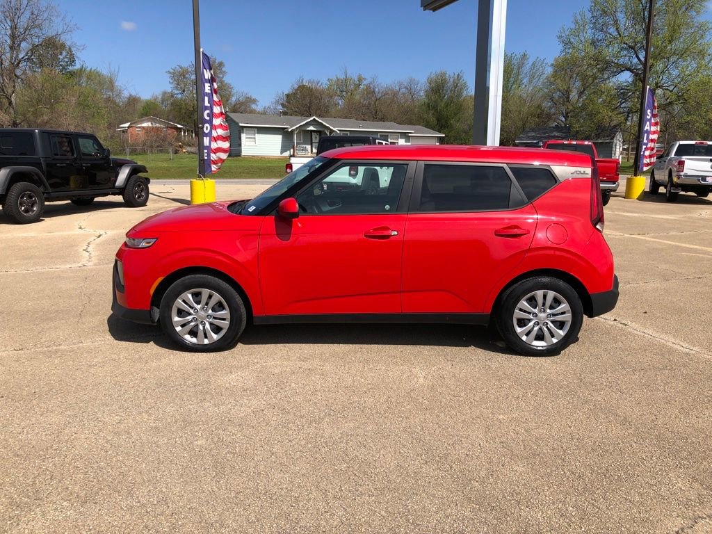 Used 2020 Kia Soul LX image 2