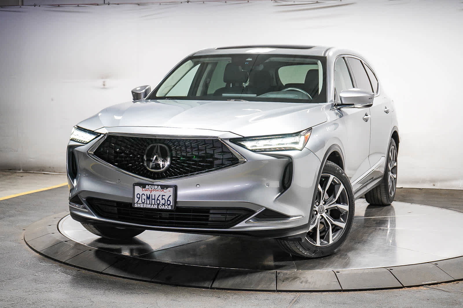 Used 2023 Acura MDX SH-AWD w/ Technology Package image 1