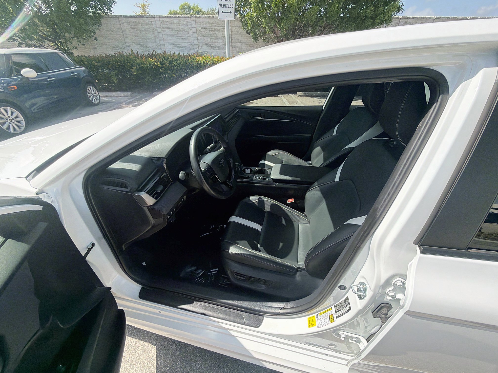 Used 2025 Toyota Camry SE FWD image 18