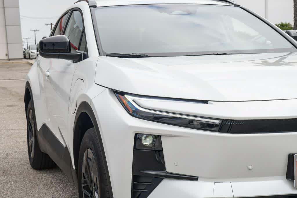 New 2026 Toyota C-HR AWD/4WD image 4