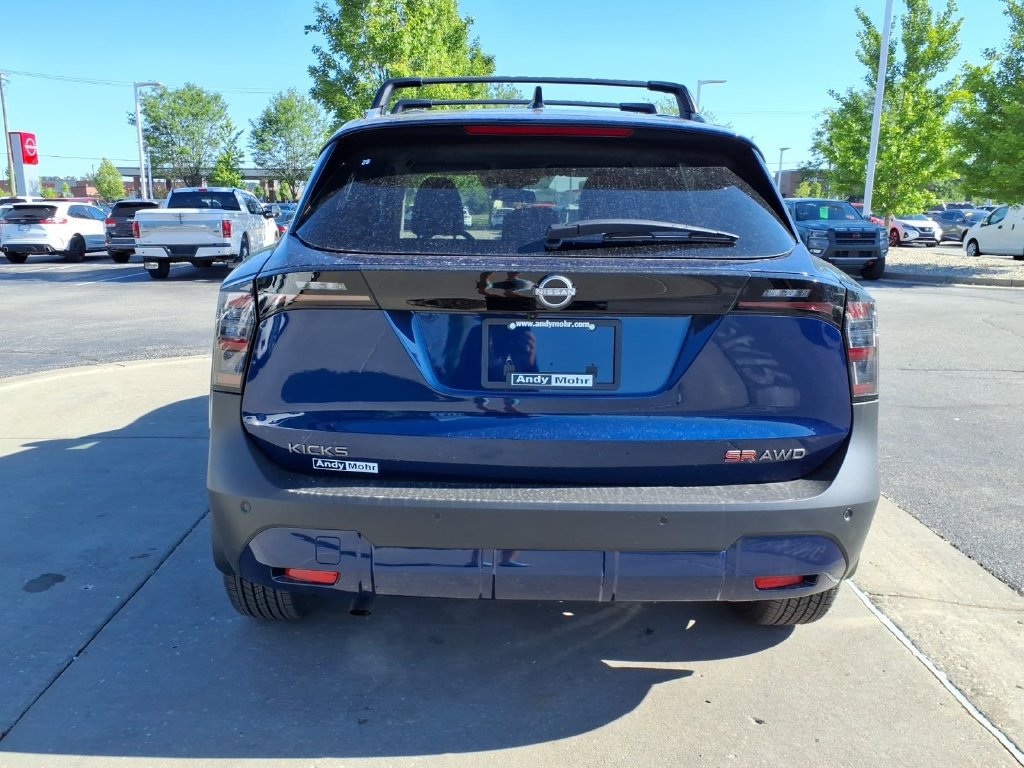 New 2026 Nissan Kicks SR w/ Cold Weather Package AWD/4WD image 7