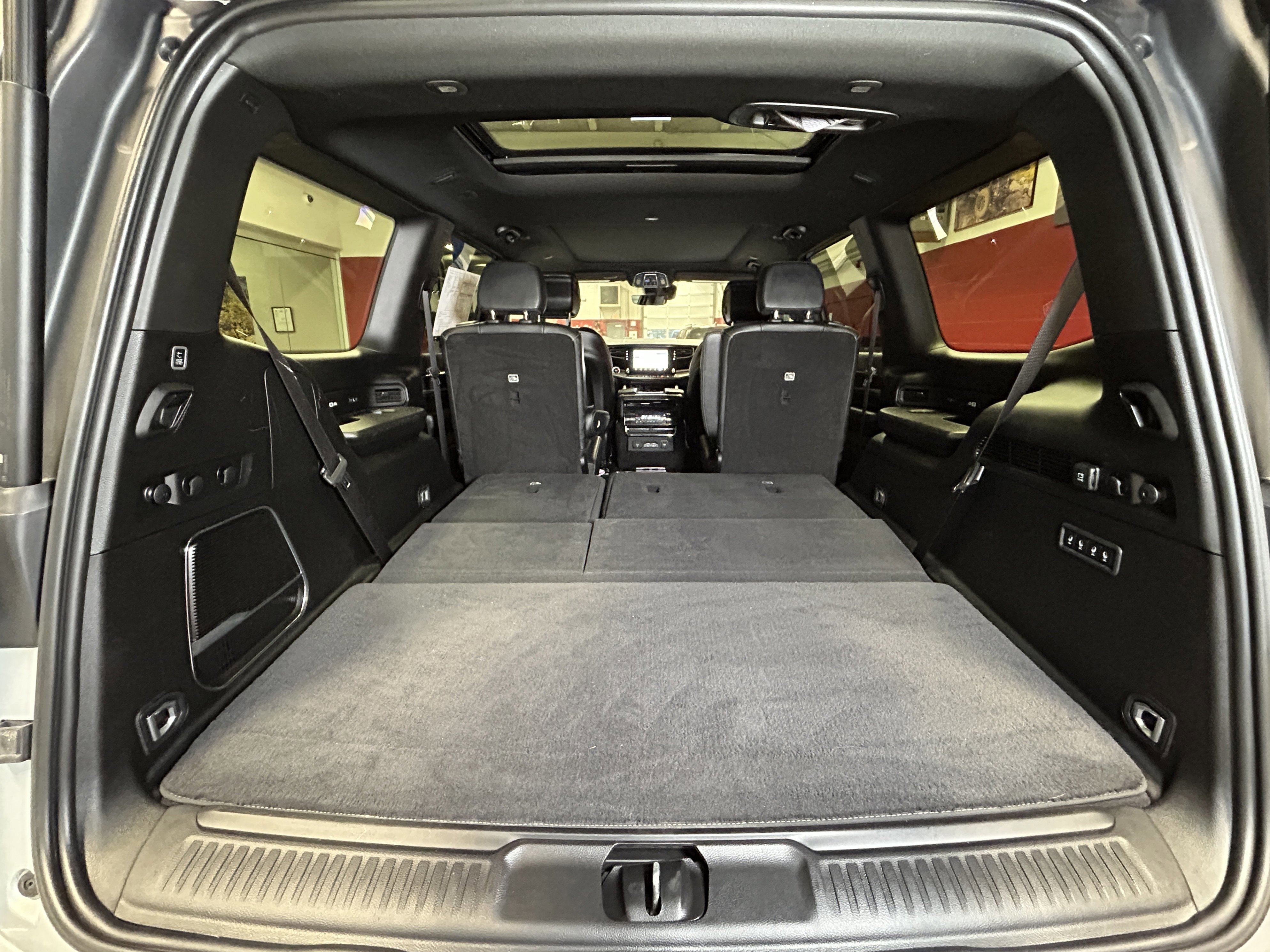 Certified 2022 Jeep Wagoneer Series III w/ Premium Group I image 12