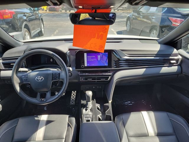 Used 2025 Toyota Camry SE w/ Convenience Package image 25