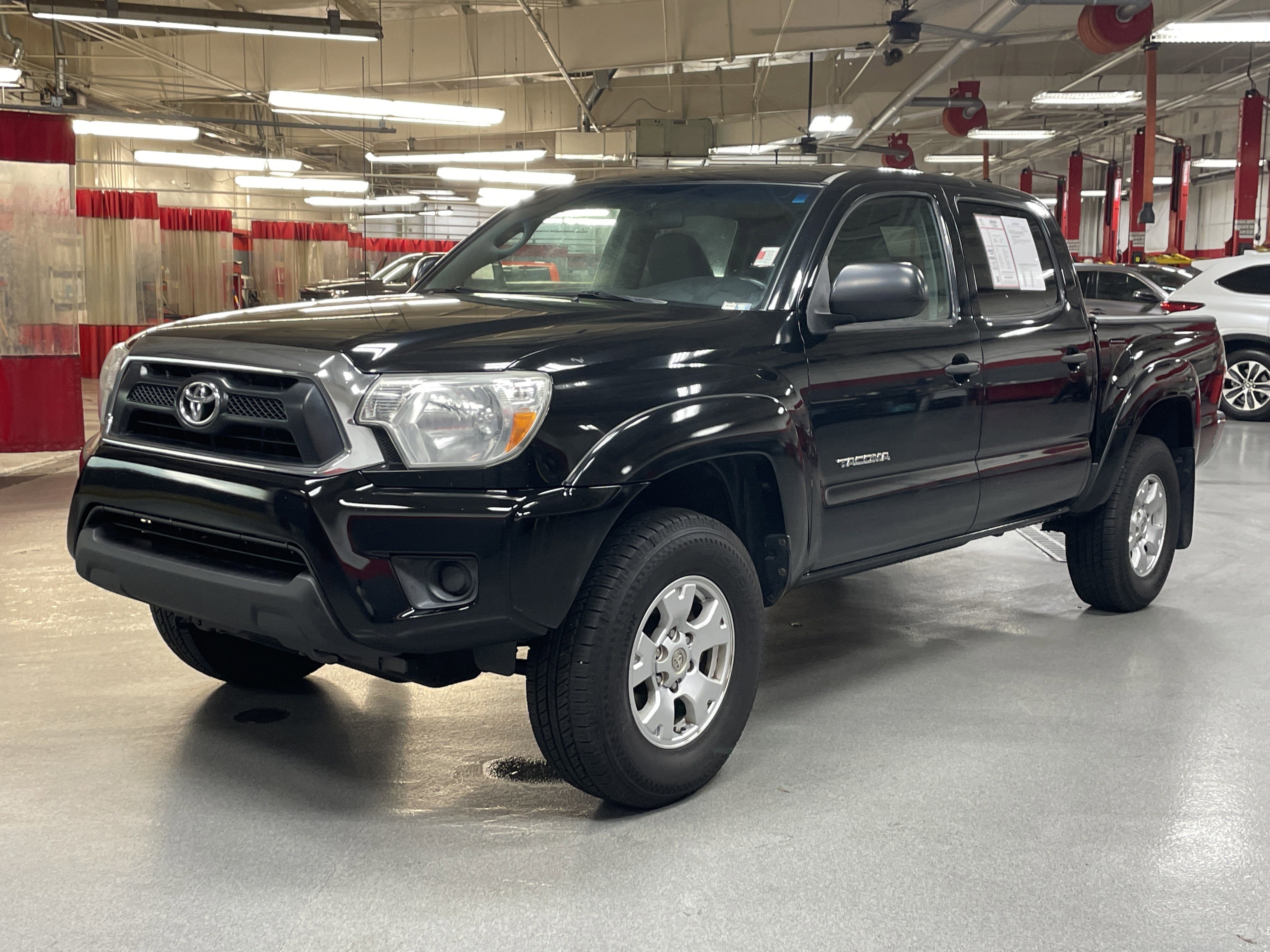 Used 2014 Toyota Tacoma PreRunner w/ SR5 Package image 5