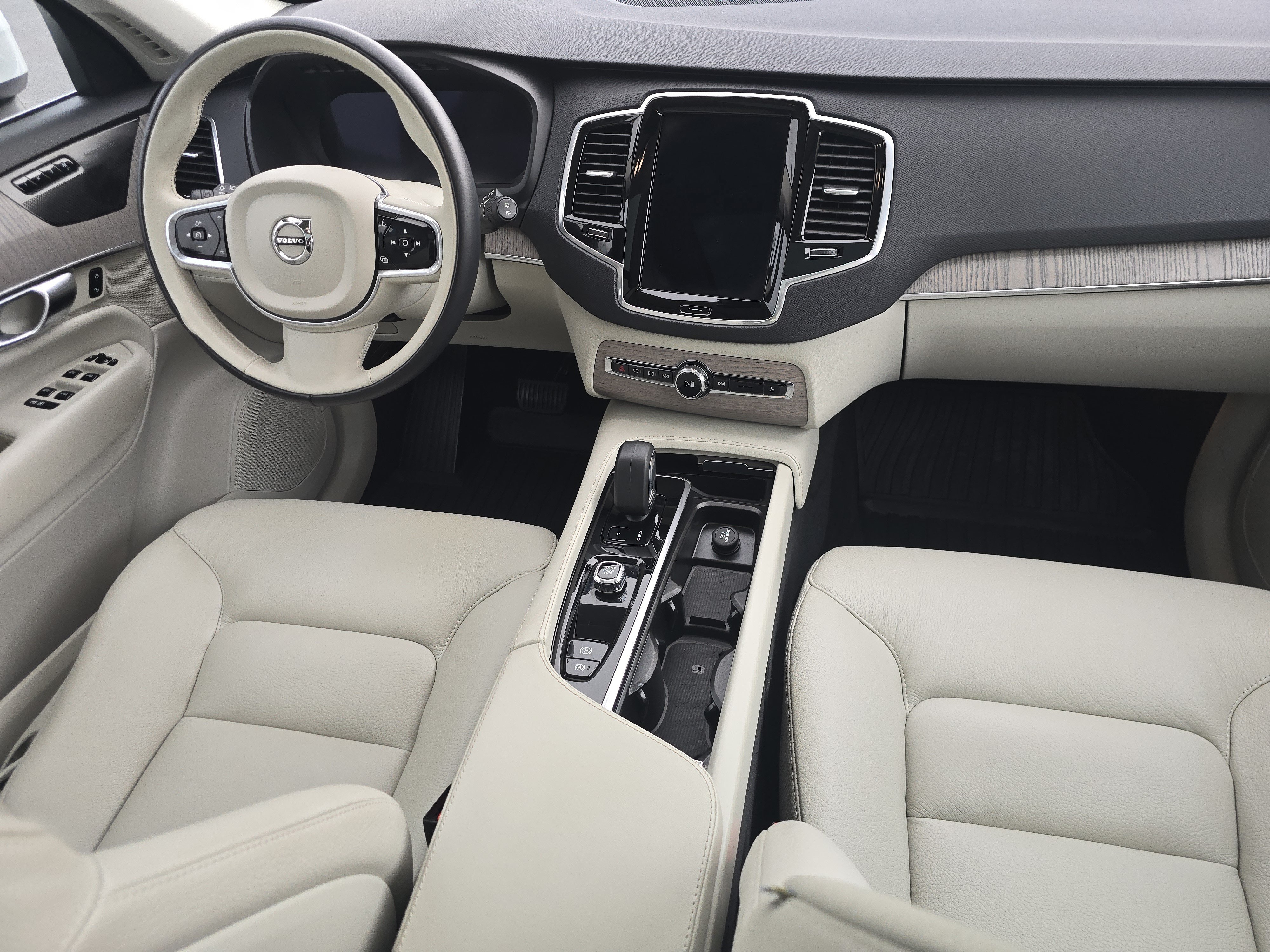 Used 2023 Volvo XC90 T8 Plus AWD/4WD image 21