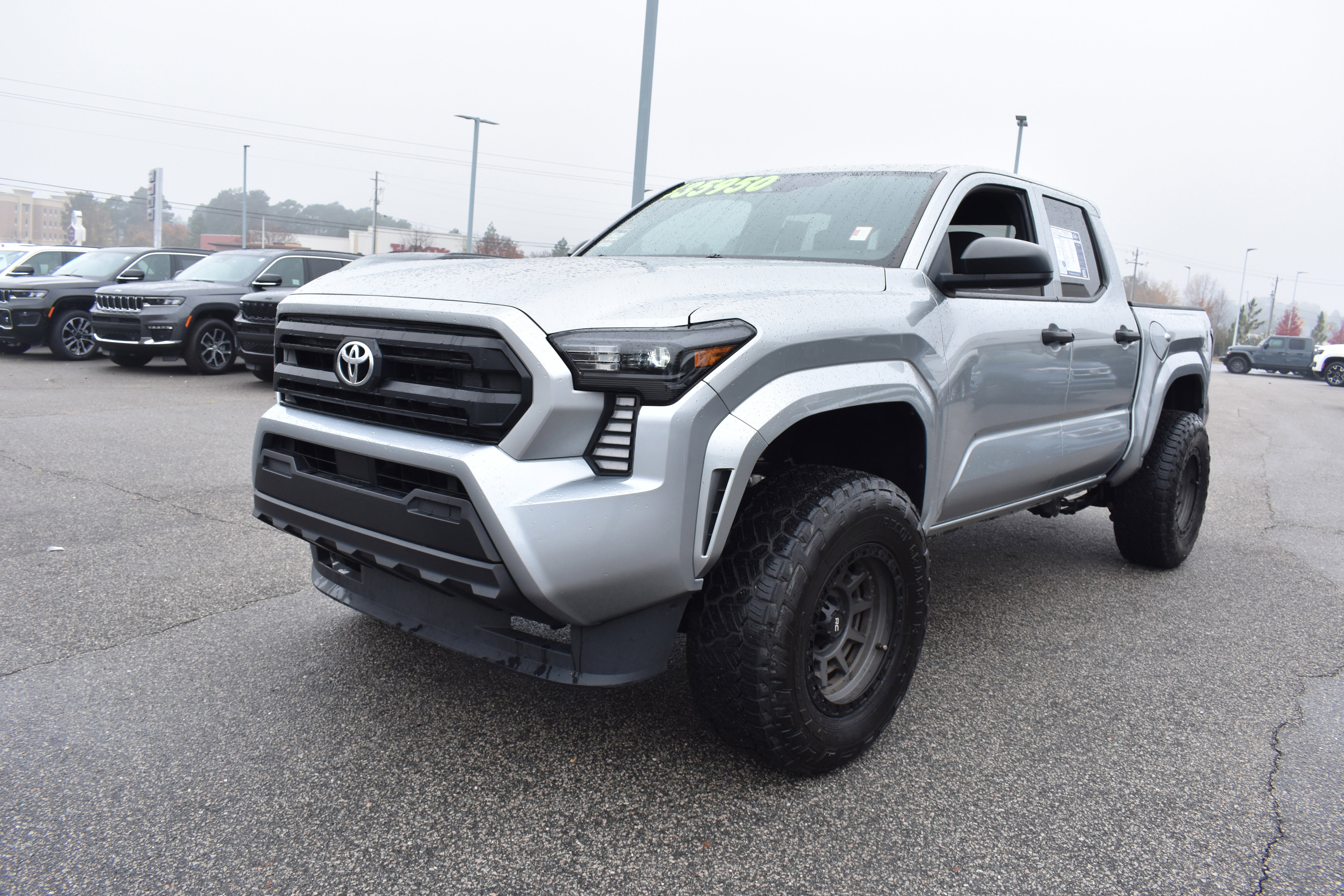 Used 2024 Toyota Tacoma SR image 5