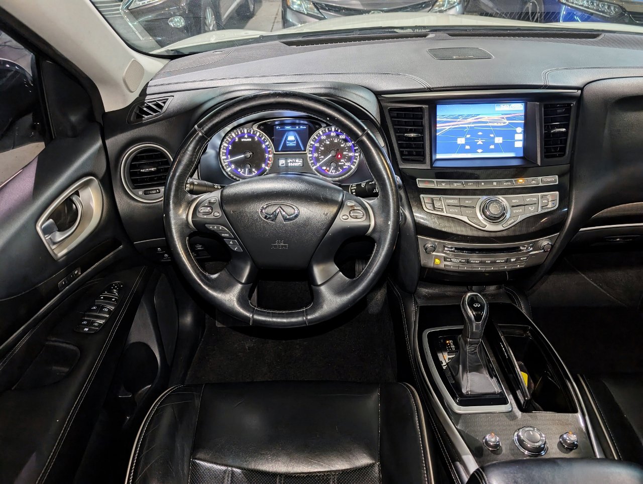 Used 2016 INFINITI QX60 Luxe w/ Premium Plus Package image 3