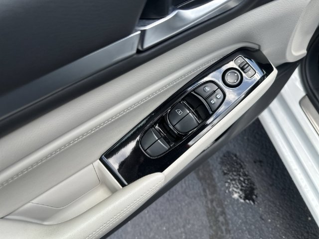 Used 2023 Nissan Altima 2.5 SL AWD/4WD image 17