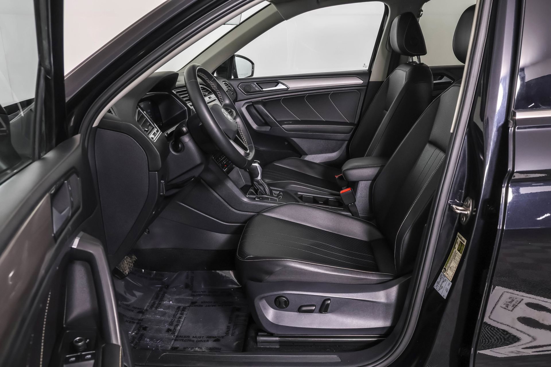 Used 2022 Volkswagen Tiguan SE image 7