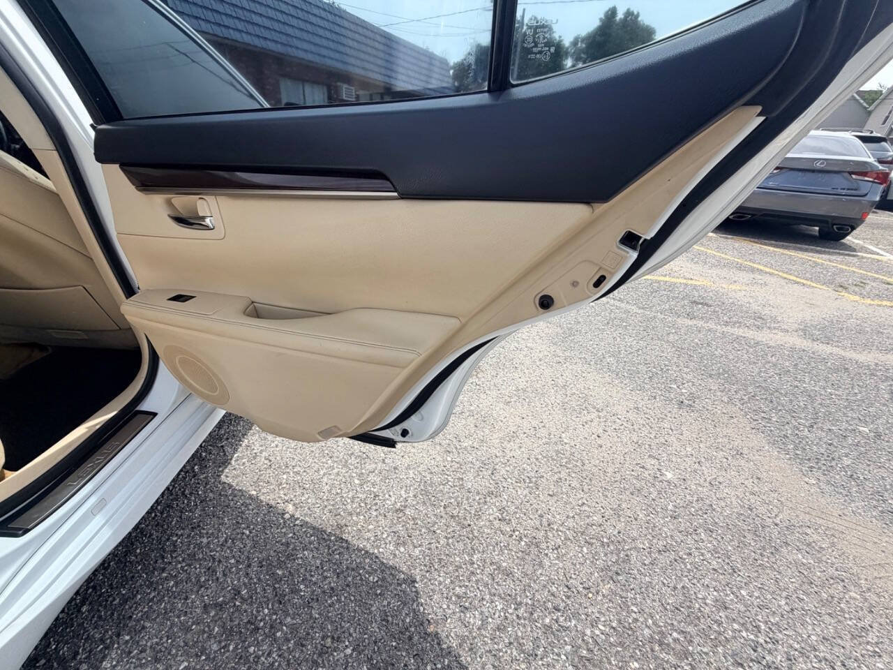 Used 2014 Lexus ES 350 w/ Luxury Package FWD image 50