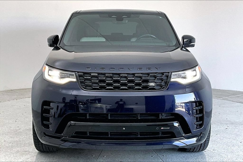 Used 2023 Land Rover Discovery HSE R-Dynamic AWD/4WD image 3