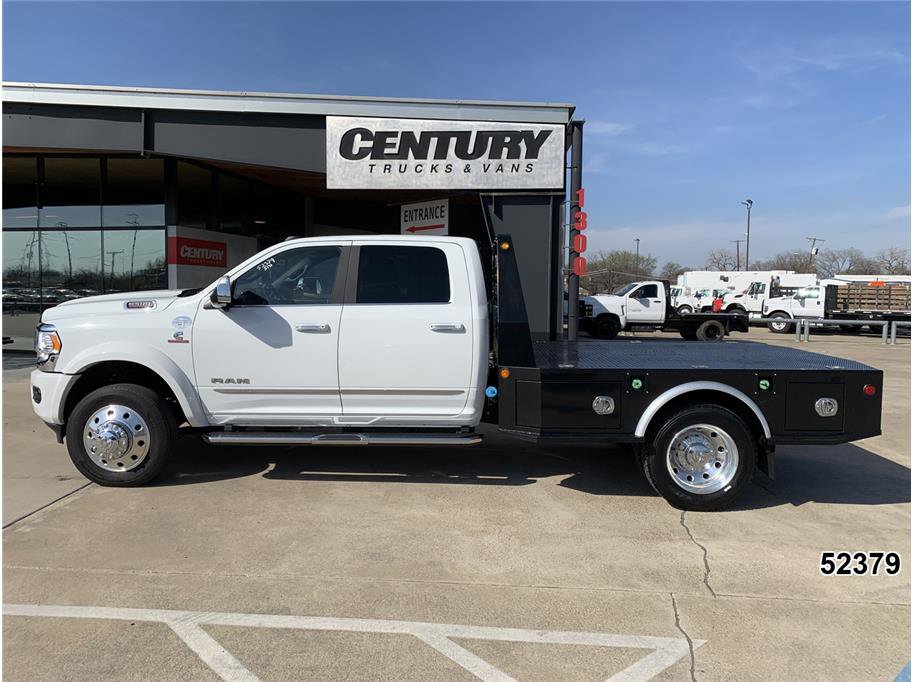 Used 2022 RAM 5500 4x4 Crew Cab image 4
